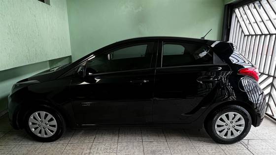 HYUNDAI HB20 1.0 COMFORT PLUS 12V FLEX 4P MANUAL HYUNDAI HB20 1.0 COMFORT PLUS 12V FLEX 4P MANUAL